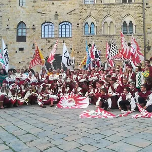 Gasthuis La Torre, Volterra